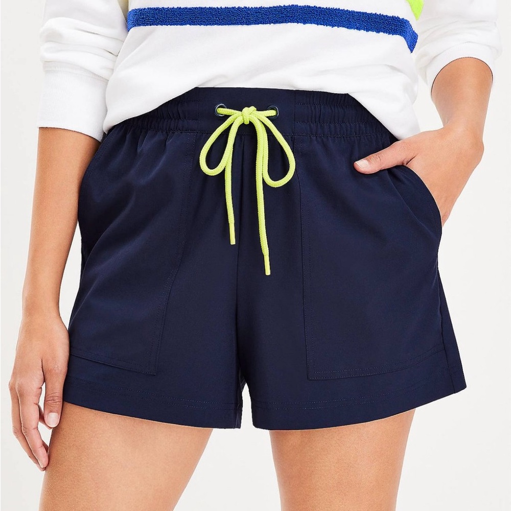 Lou & Grey Loft Navy Women's Shorts